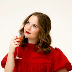 Emma Wise: песни, клипы, биография, даты выступлений и многое другое.