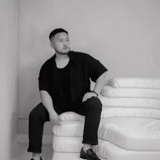 收听 J.A.M.E.S、观看音乐视频、阅读小传、查看巡演日期等 ！