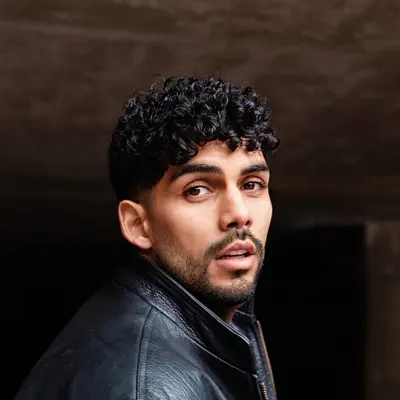 Listen to Ezzahr, watch music videos, read bio, see tour dates & more!