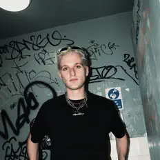 Ouça Lollibus, assista a videoclipes, leia a biografia, veja as datas das turnês e mais!