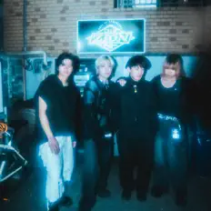 Dengarkan Hiraeth, tonton video musik, baca bio, lihat tanggal tur & lainnya!