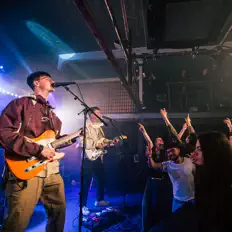 收听 The Optimists、观看音乐视频、阅读小传、查看巡演日期等 ！