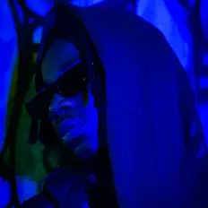 Hör dir Energyy an, schau dir Musikvideos an, lies die Biografie, finde Tourdaten und mehr!