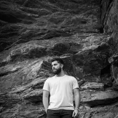 Dengarkan Velgas, tonton video musik, baca bio, lihat tanggal tur & lainnya!