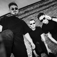 Hör dir Aklì an, schau dir Musikvideos an, lies die Biografie, finde Tourdaten und mehr!