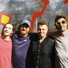 Listen to Die Höchste Eisenbahn, watch music videos, read bio, see tour dates & more!