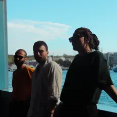 Escucha a Eve Dönüş Yok, mira videos musicales, lee su biografía, consulta las fechas de las gira y más.