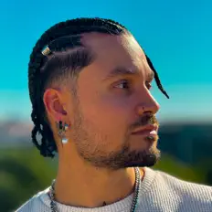 Dengarkan Danny Maky, tonton video musik, baca bio, lihat tanggal tur & lainnya!