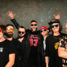 Listen to Smola a Hrušky, watch music videos, read bio, see tour dates & more!