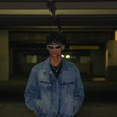 聆聽 Owen Aguilar、觀看音樂影片、閱讀小傳、查看巡演日期等！