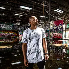 Posłuchaj wykonawcy Jon James, obejrzyj teledyski, przeczytaj biografię, zobacz daty tras koncertowych i nie tylko!