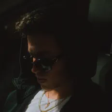 Ouve Lidrima, vê vídeos de música, lê a biografia, vê as datas da digressão e muito mais!