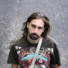 Posłuchaj wykonawcy Gabalone, obejrzyj teledyski, przeczytaj biografię, zobacz daty tras koncertowych i nie tylko!