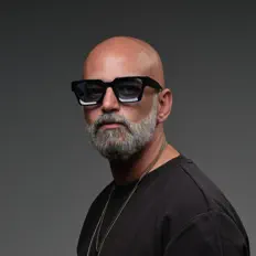 Écoutez Ayman Awad, regardez des vidéoclips, lisez la biographie, consultez les dates de tournée et plus encore !