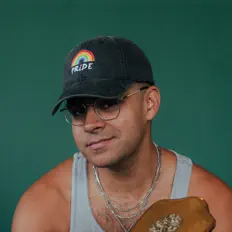Escucha a Marc Ambrosia, mira vídeos musicales, lee la biografía, consulta fechas de giras y mucho más.