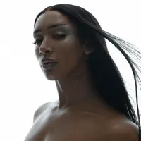 Escucha a undefined, mira videos musicales, lee su biografía, consulta las fechas de las gira y más.