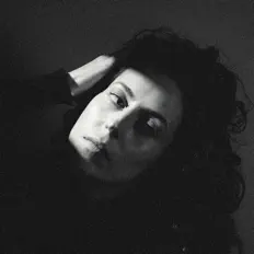 Eli Mary dinle, müzik videolarını izle, biyografisini oku, tur tarihlerini ve daha fazlasını gör!