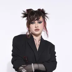 Listen to Aria Moon, watch music videos, read bio, see tour dates & more!