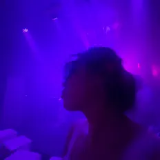 收听 AILEESI、观看音乐视频、阅读小传、查看巡演日期等 ！