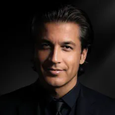 收听 Yasa Tan、观看音乐视频、阅读小传、查看巡演日期等 ！