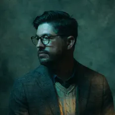 Luister naar AVRSE, bekijk muziekvideo's, lees de bio, bekijk de tourdata, en meer!