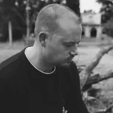 Dengarkan Soble, tonton video musik, baca bio, lihat tanggal tur & lainnya!