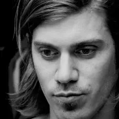 Phineas Gaugeを聴いたり、ミュージックビデオを鑑賞したり、経歴やツアー日程などを確認したりしましょう！