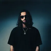 undefinedを聴いたり、ミュージックビデオを鑑賞したり、経歴やツアー日程などを確認したりしましょう！