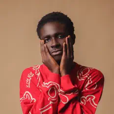 Ouça Yhung K, assista a videoclipes, leia a biografia, veja as datas das turnês e mais!