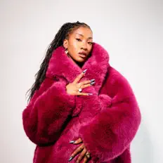 Listen to Saràh Phenom, watch music videos, read bio, see tour dates & more!