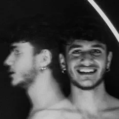 Écoutez Tamir Levy, regardez des vidéoclips, lisez la biographie, consultez les dates de tournée et plus encore !