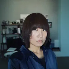 收听 eeeho、观看音乐视频、阅读小传、查看巡演日期等 ！