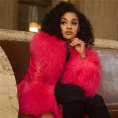 Luister naar Michelle-Lee, bekijk muziekvideo's, lees de bio, bekijk de tourdata, en meer!