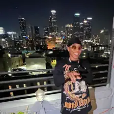 Kayswee II Sweetを聴いたり、ミュージックビデオを鑑賞したり、経歴やツアー日程などを確認したりしましょう！