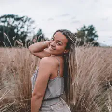 Genna Maples을(를) 듣고, 뮤직 비디오를 보고, 약력을 읽고, 투어 일정 등을 확인하세요!