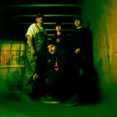 Écoutez Lonewolf, regardez des vidéoclips, lisez la biographie, consultez les dates de tournée et plus encore !