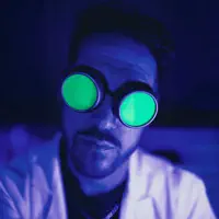 Luister naar undefined, bekijk muziekvideo's, lees de bio, bekijk de tourdata, en meer!