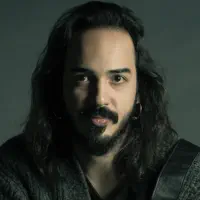 Écoutez undefined, regardez des vidéoclips, lisez la biographie, consultez les dates de tournée et plus encore !