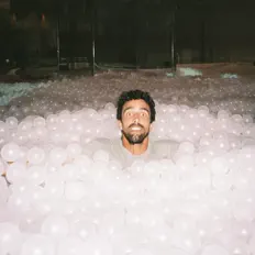 Ascolta Zorra, guarda video musicali, leggi la biografia, vedi le date del tour & altro!