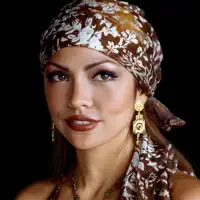 undefinedを聴いたり、ミュージックビデオを鑑賞したり、経歴やツアー日程などを確認したりしましょう！