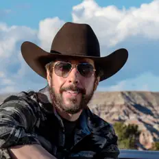 Ascolta Skip Ewing, guarda video musicali, leggi la biografia, vedi le date del tour & altro!