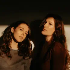 Heïka dinle, müzik videolarını izle, biyografisini oku, tur tarihlerini ve daha fazlasını gör!