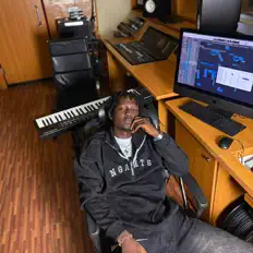 Ouve Mofeblack, vê vídeos de música, lê a biografia, vê as datas da digressão e muito mais!