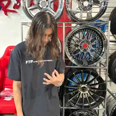 Poslechněte si interpreta yungvain, sledujte hudební videa, přečtěte si životopis, podívejte se na data turné a další informace.