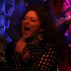 Dengarkan Poison Ivy And The People, tonton video musik, baca bio, lihat tanggal tur & lainnya!