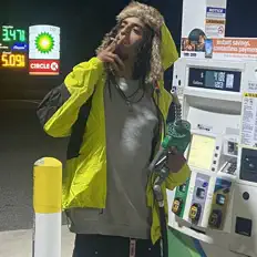 Hör dir Abel Deville an, schau dir Musikvideos an, lies die Biografie, finde Tourdaten und mehr!