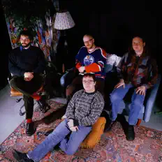 Pat and the Pissersを聴いたり、ミュージックビデオを鑑賞したり、経歴やツアー日程などを確認したりしましょう！