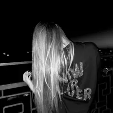Escucha a Zlata, mira videos musicales, lee su biografía, consulta las fechas de las gira y más.