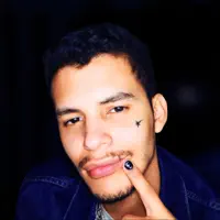 undefinedを聴いたり、ミュージックビデオを鑑賞したり、経歴やツアー日程などを確認したりしましょう！