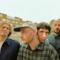 收听 False Futures、观看音乐视频、阅读小传、查看巡演日期等 ！